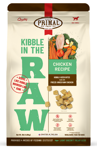 Kibble in the Raw Chicken Recipe dog food bag featuring freeze-dried raw chicken and fresh ingredients.