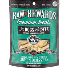 Load image into Gallery viewer, Northwest Naturals Freeze Dried Treats packaging featuring Premium Treats for Dogs &amp; Cats made from 100% mussels.