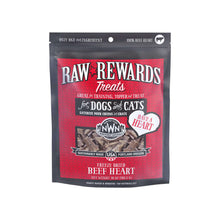 Load image into Gallery viewer, Northwest Naturals Freeze Dried Treats Raw Rewards Freeze Dried Beef Heart for dogs and cats, premium protein-rich treat.